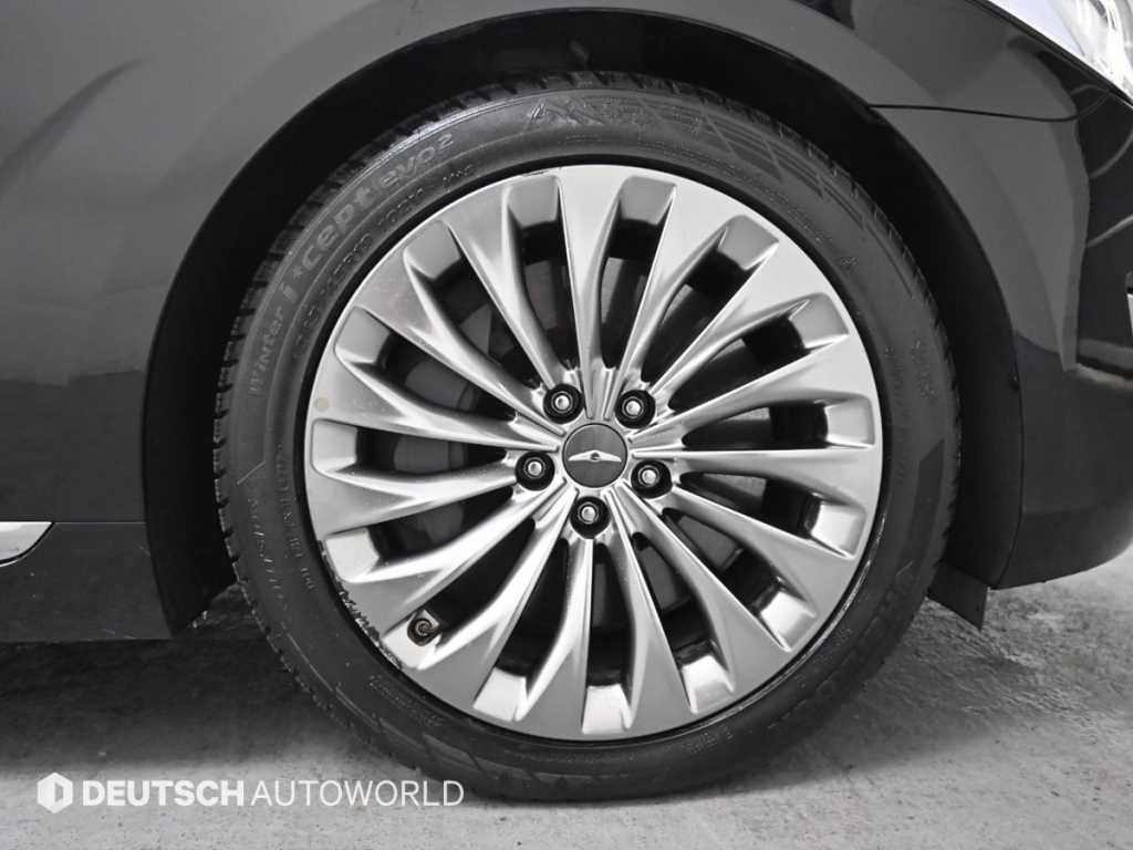 Genesis EQ900 - Vista 5