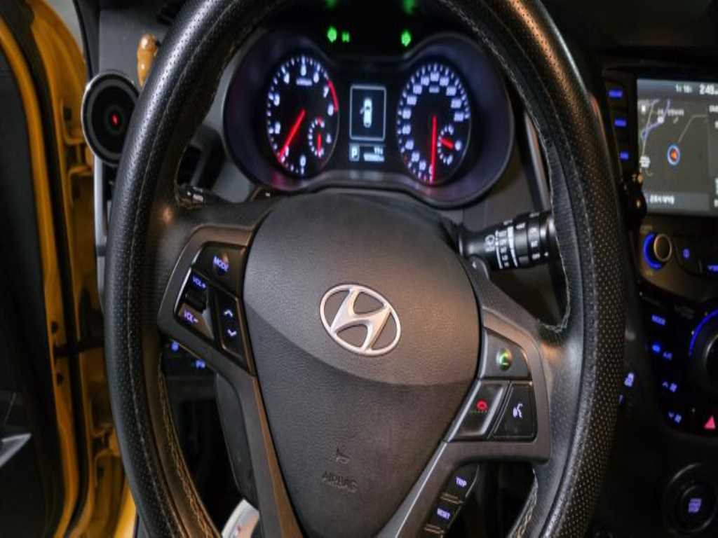 HYUNDAI Veloster - Vista 5