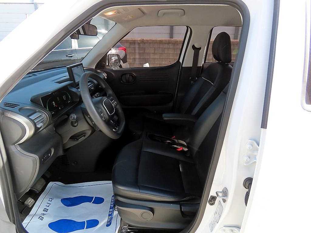 HYUNDAI Casper - Vista 5