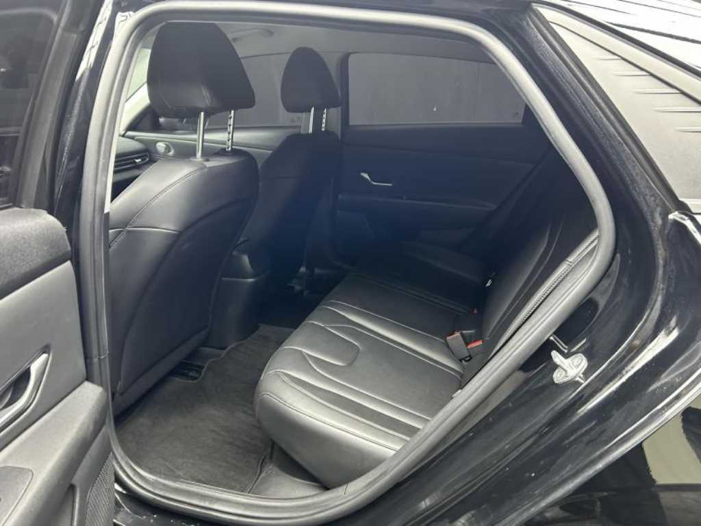 HYUNDAI Avante - Vista 5