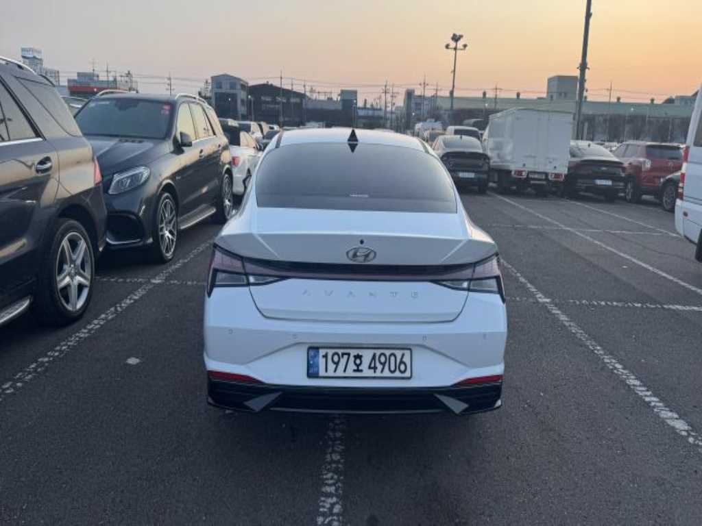 HYUNDAI Avante - Vista 7