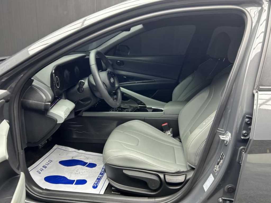 HYUNDAI Avante - Vista 5