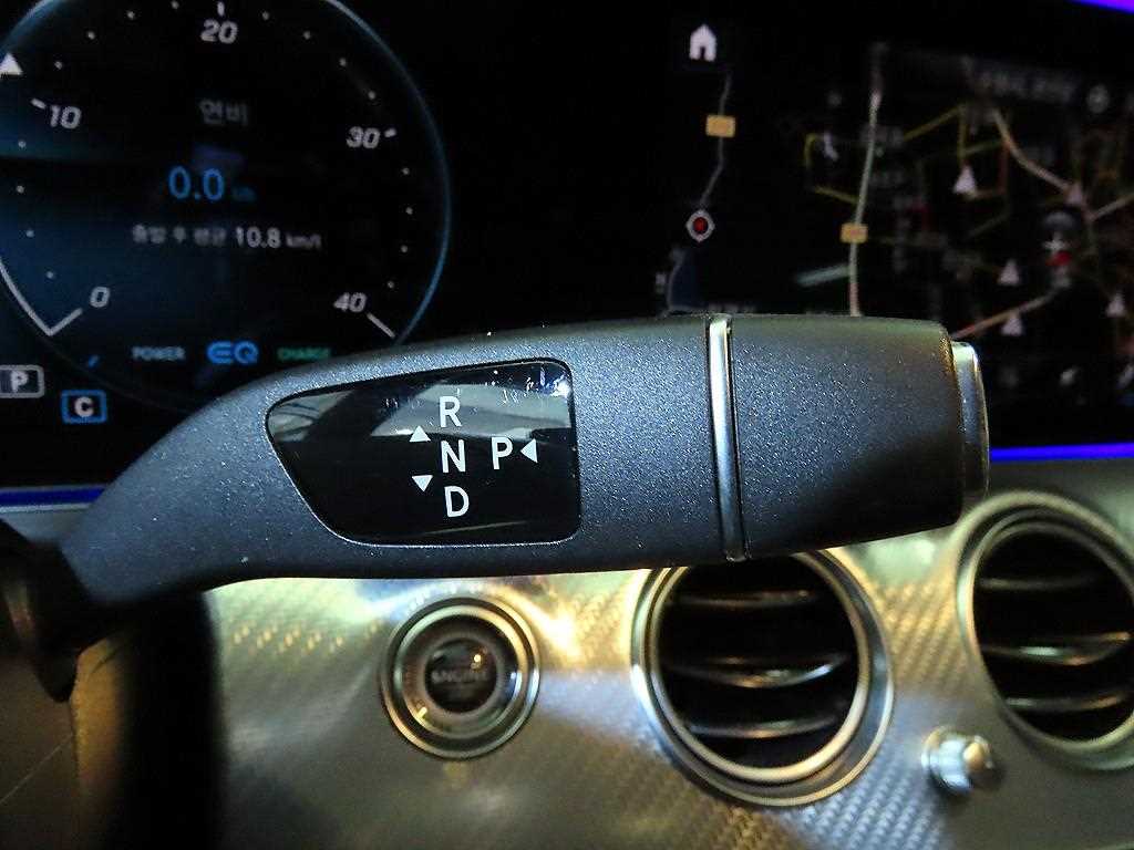 Mercedes Benz E class - Vista 12