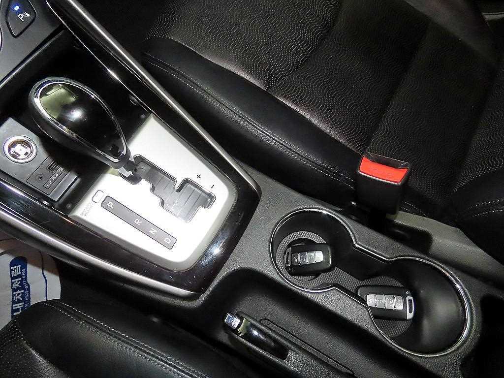 HYUNDAI Avante - Vista 12