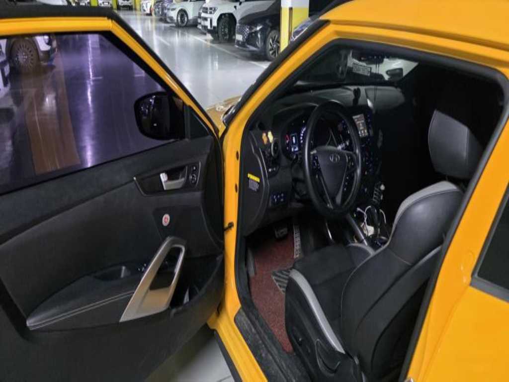 HYUNDAI Veloster - Vista 4
