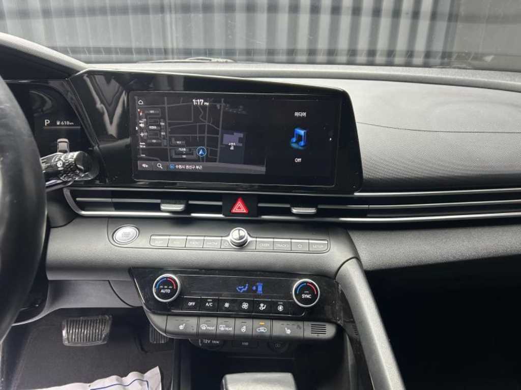 HYUNDAI Avante - Vista 10