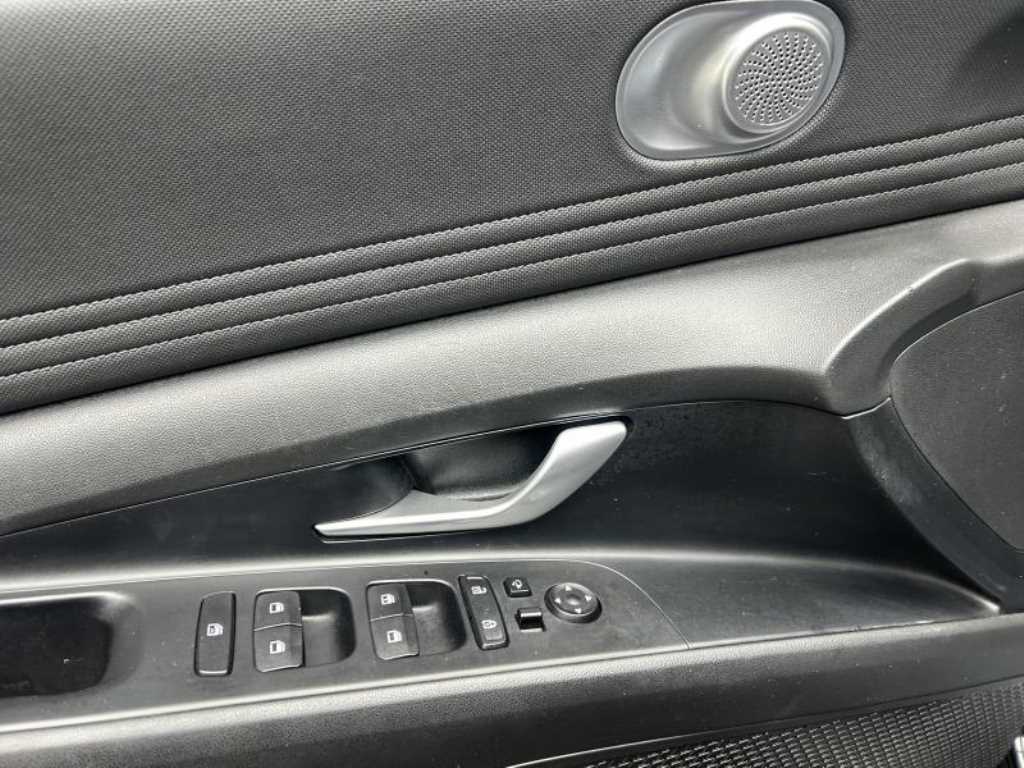 HYUNDAI Avante - Vista 12