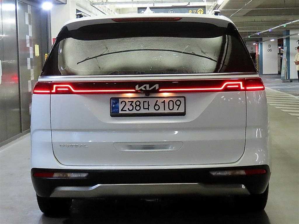 KIA Carnival - Vista 5