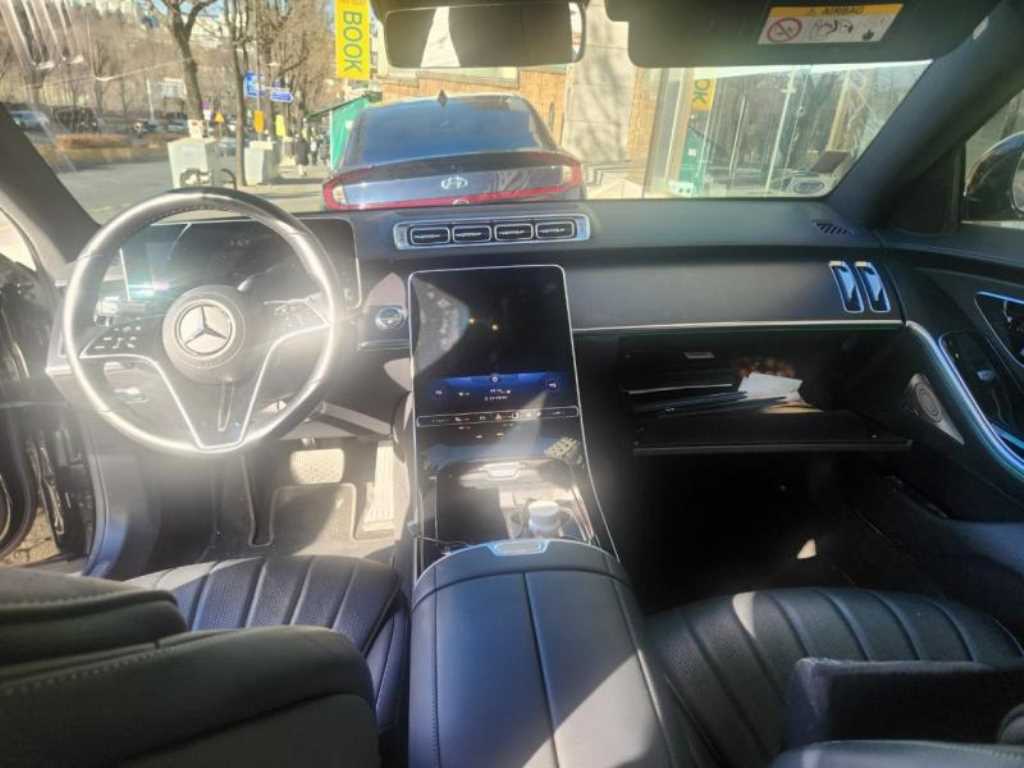 HYUNDAI Genesis - Vista 8