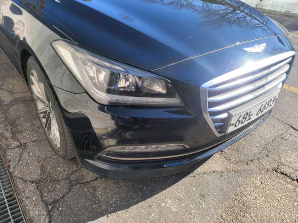 HYUNDAI Genesis - Vista 2