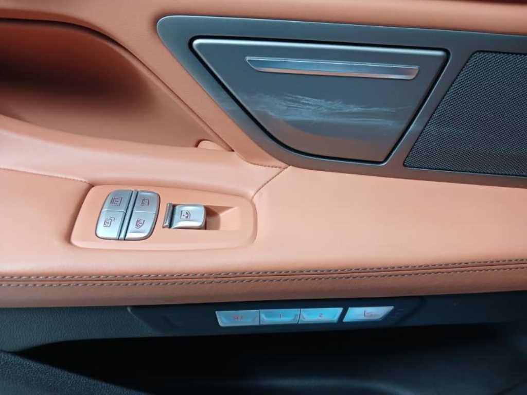 BMW 7 Series - Vista 10