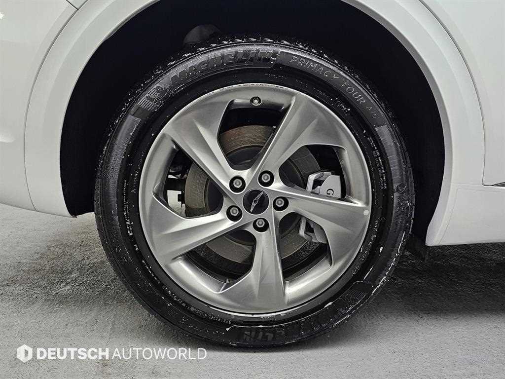 Genesis GV70 - Vista 5