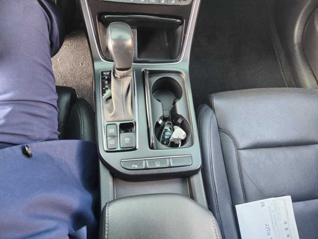 HYUNDAI Grandeur - Vista 11