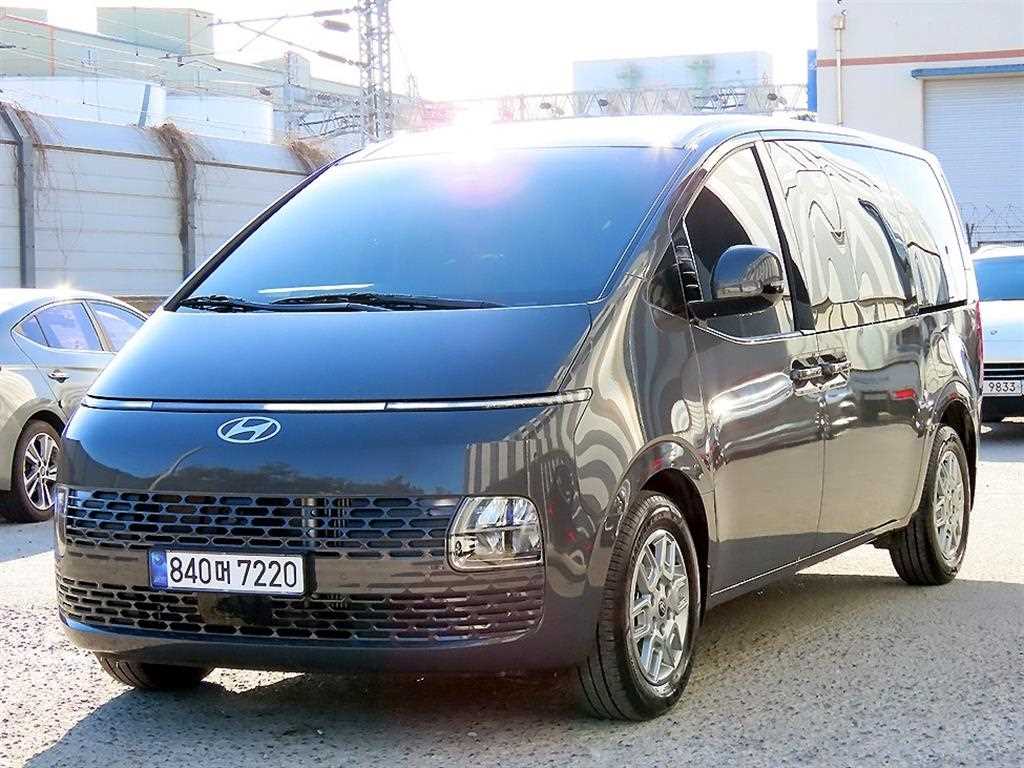 HYUNDAI Staria - Vista 2