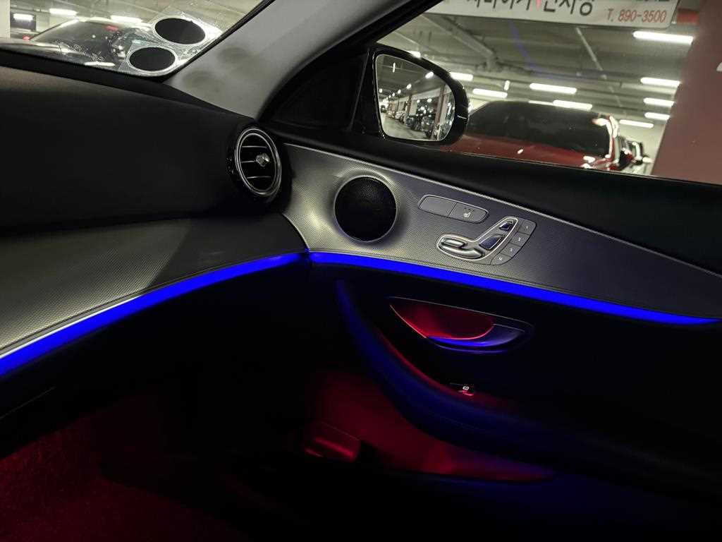 Mercedes Benz E class 2018 Negro - Importación desde Corea - HF Imports Iquique - Foto 13