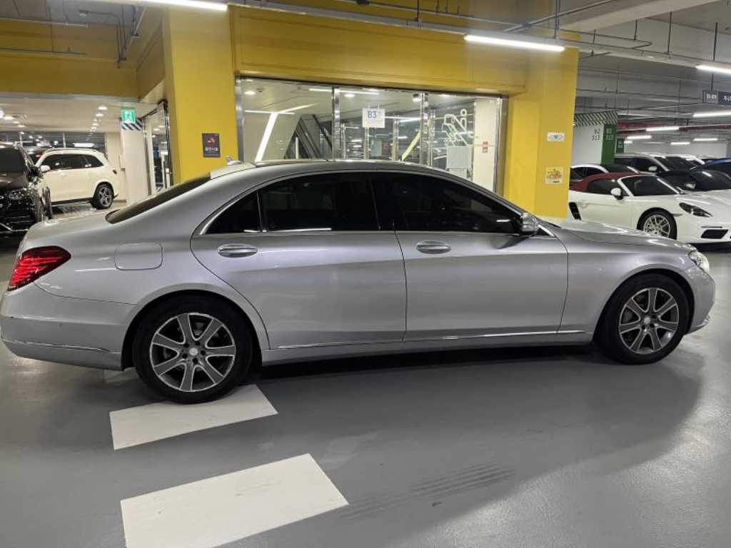 Mercedes Benz S Class - Vista 4