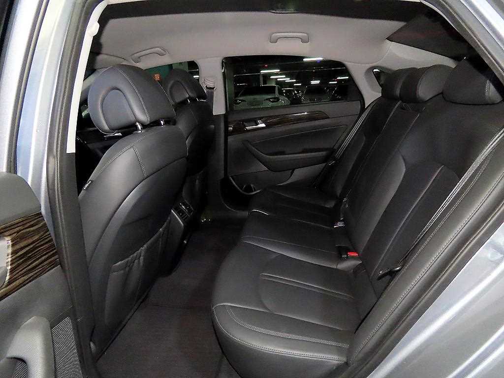 HYUNDAI Sonata - Vista 7