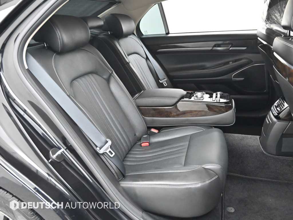 Genesis G90 - Vista 12