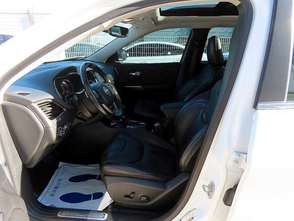 Jeep Cherokee - Vista 5