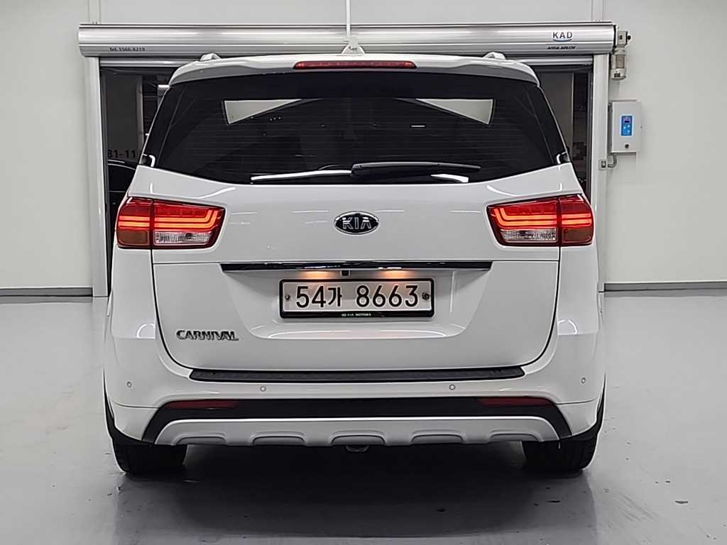 KIA Carnival - Vista 3