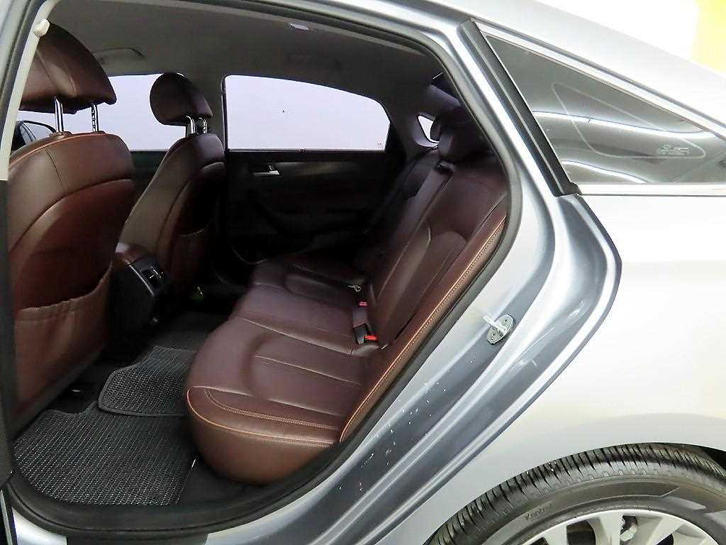 HYUNDAI Sonata - Vista 6