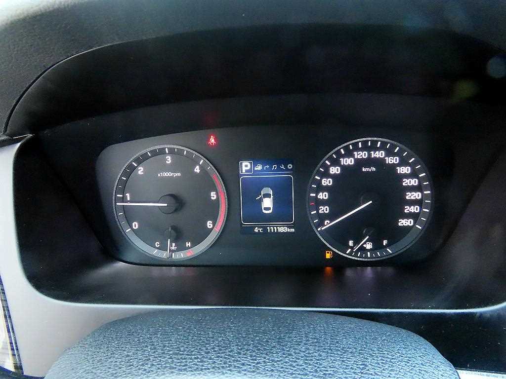 HYUNDAI Sonata - Vista 9