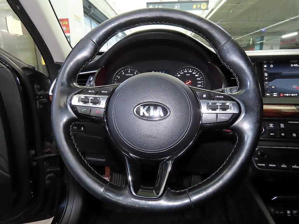 KIA K7 - Vista 8