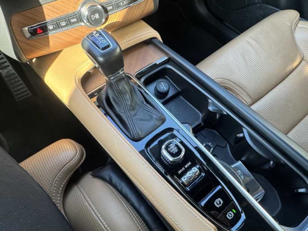 Volvo XC90 - Vista 10