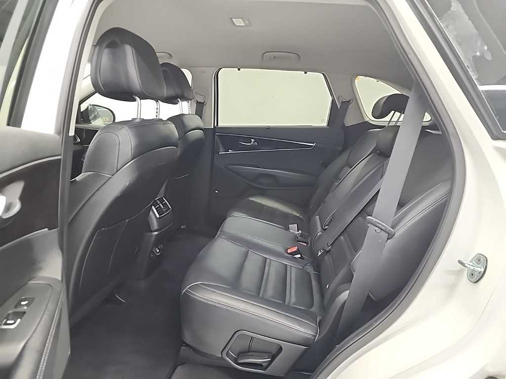 KIA Sorento - Vista 12