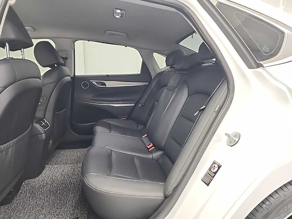 HYUNDAI Grandeur - Vista 12