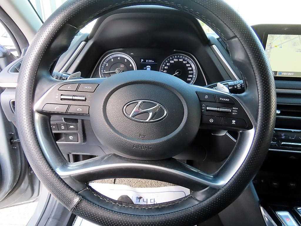HYUNDAI Sonata - Vista 8