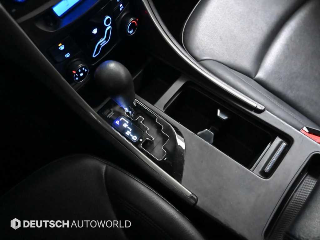 HYUNDAI Sonata - Vista 9