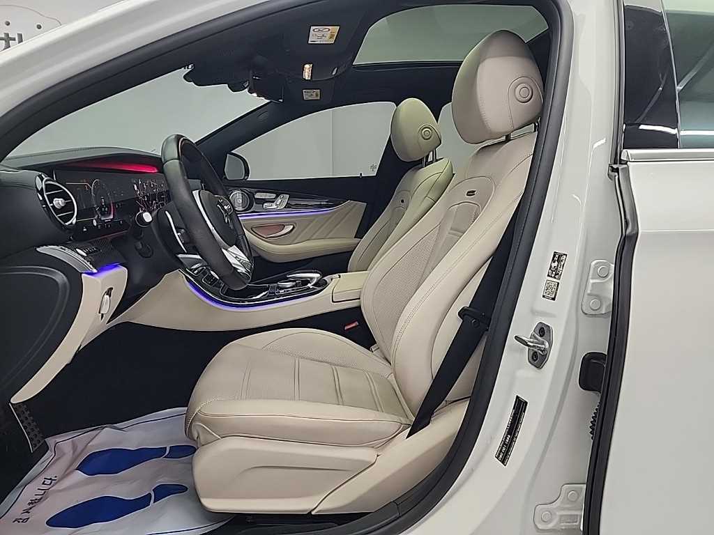 Mercedes Benz E class - Vista 11