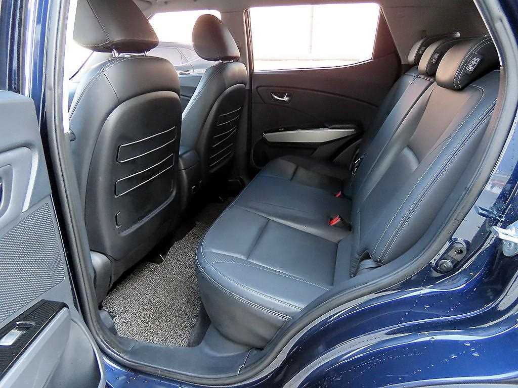 Ssangyong Tivoli - Vista 6