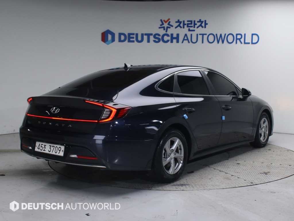 HYUNDAI Sonata - Vista 2