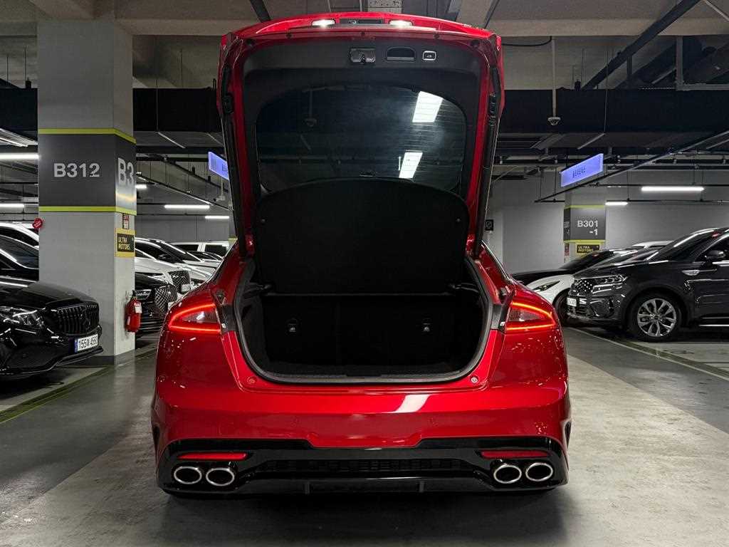 KIA Stinger - Vista 6