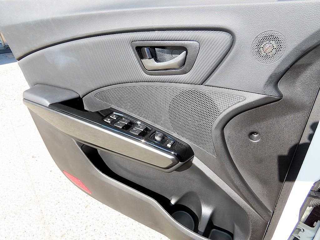 Ssangyong Tivoli - Vista 11