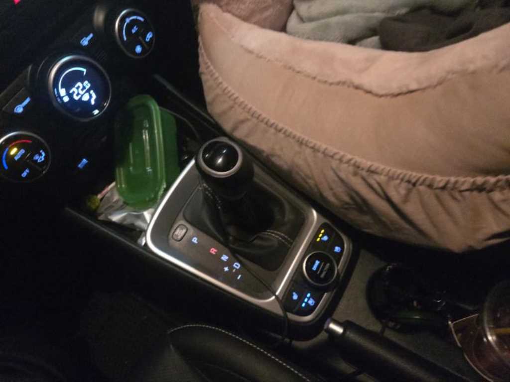 HYUNDAI Venue - Vista 5