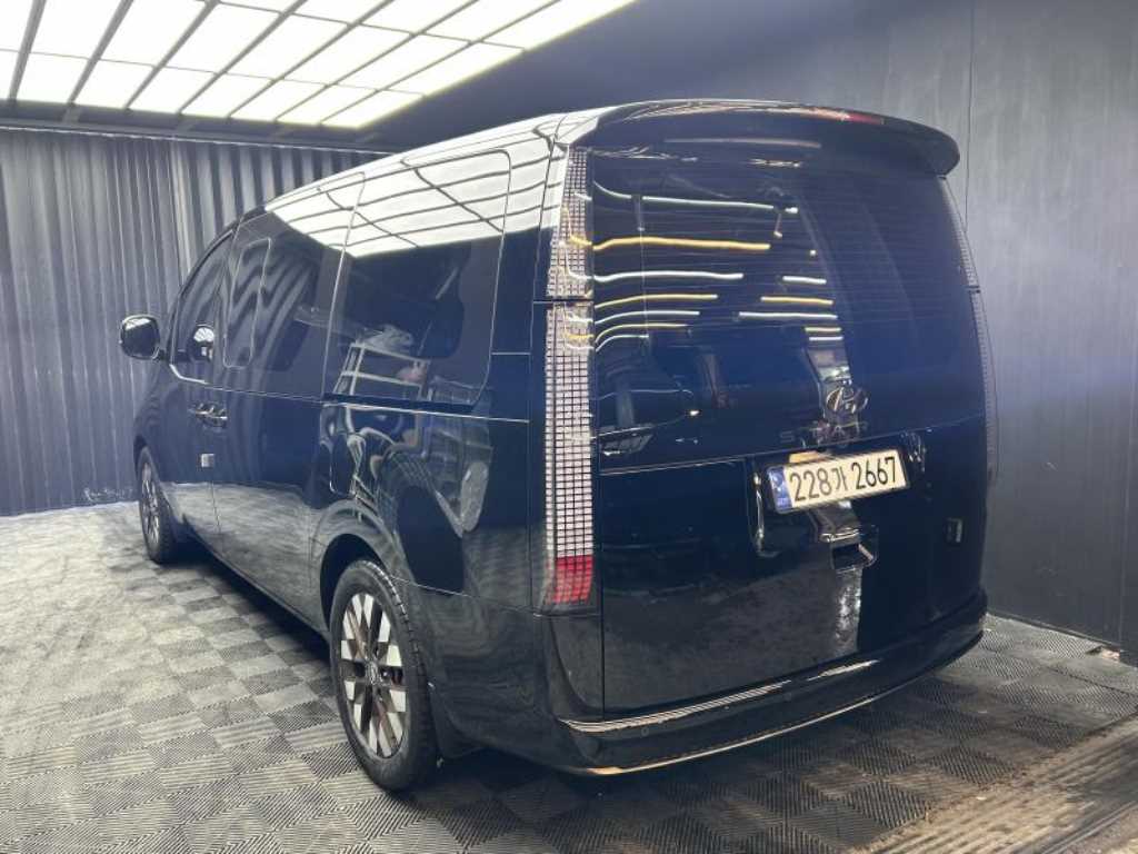 HYUNDAI Staria - Vista 4