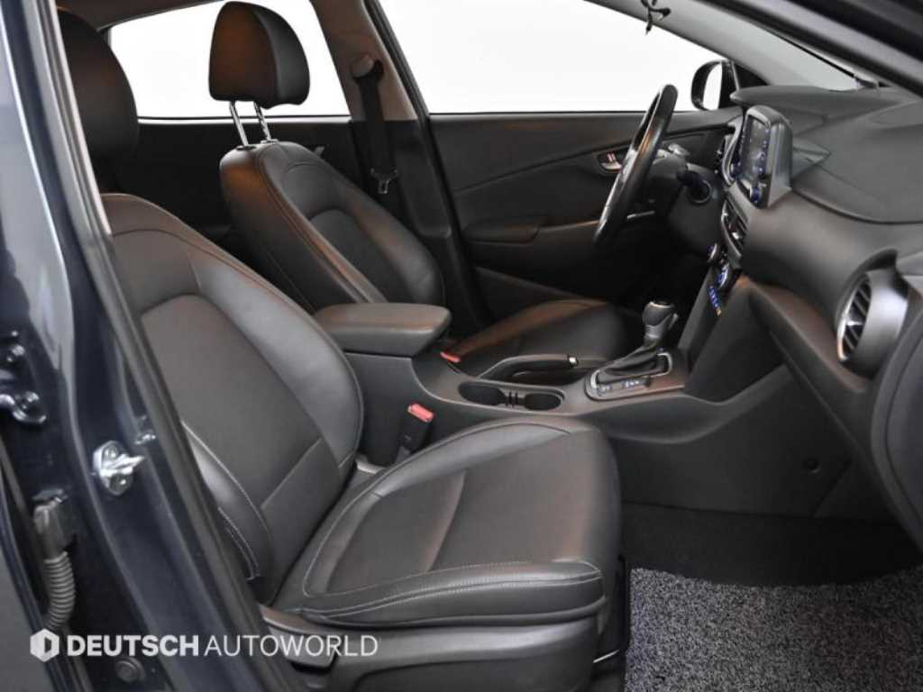 HYUNDAI Kona - Vista 10