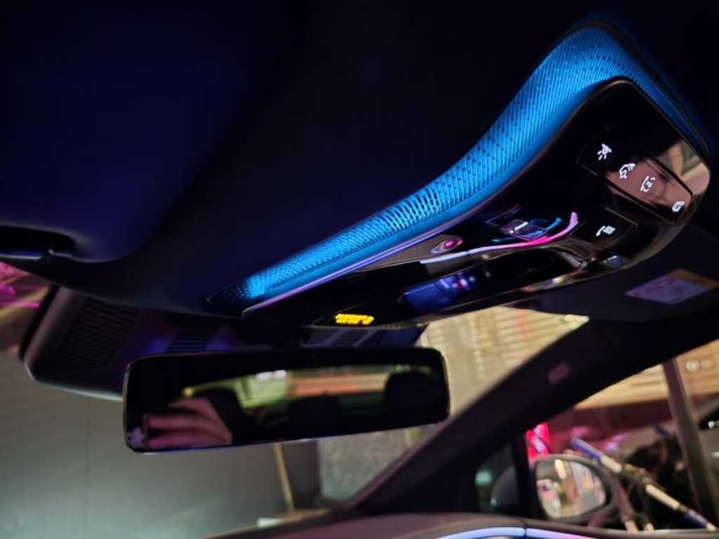 Mercedes Benz EQE - Vista 10