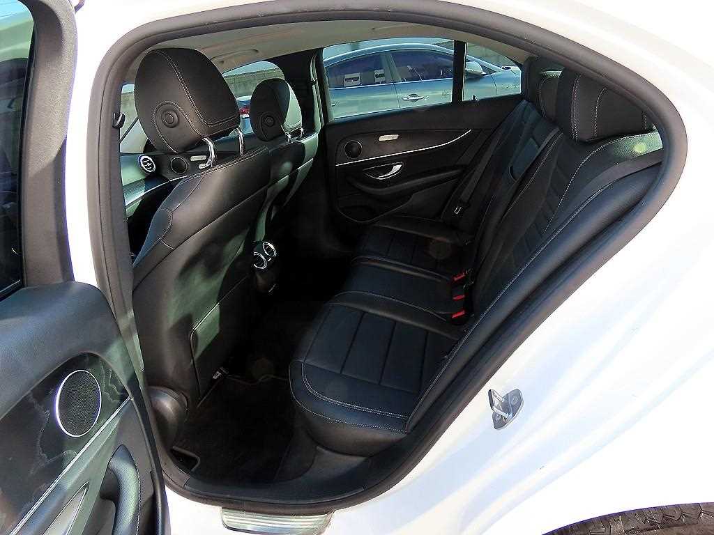 Mercedes Benz E class - Vista 6