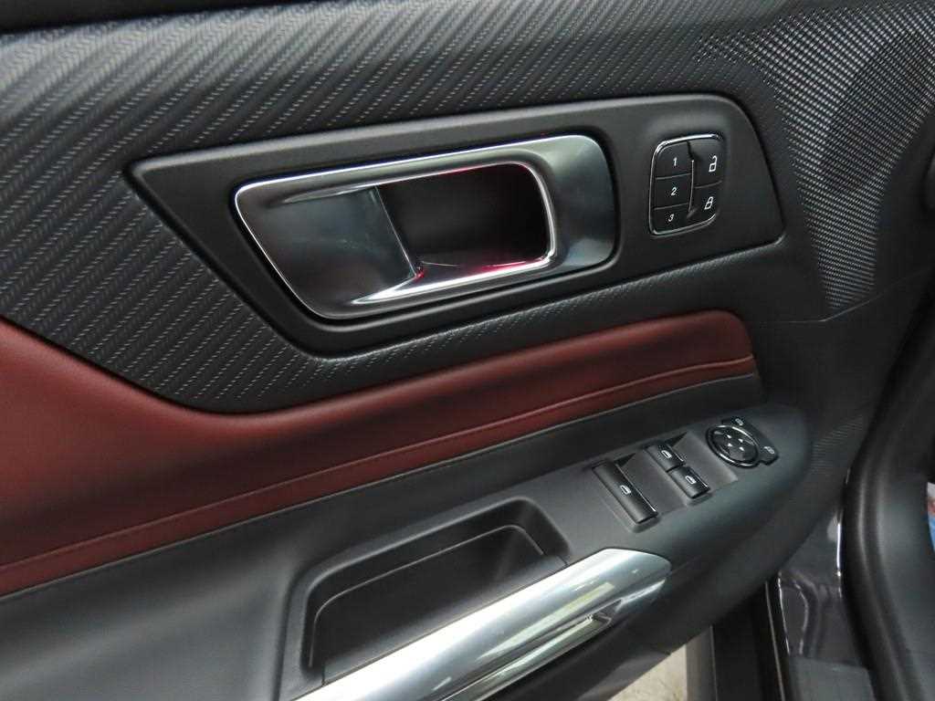 Ford Mustang - Vista 9