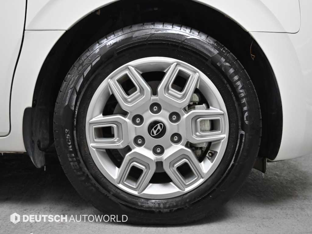 HYUNDAI Staria - Vista 5