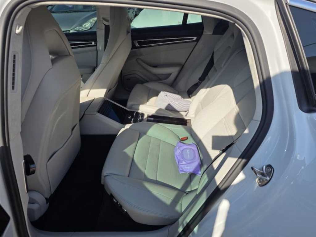 Porsche Panamera - Vista 3