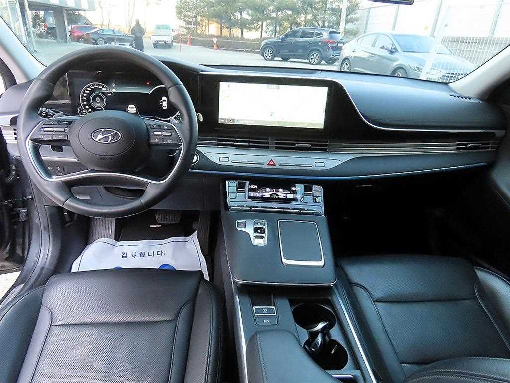 HYUNDAI Grandeur - Vista 7