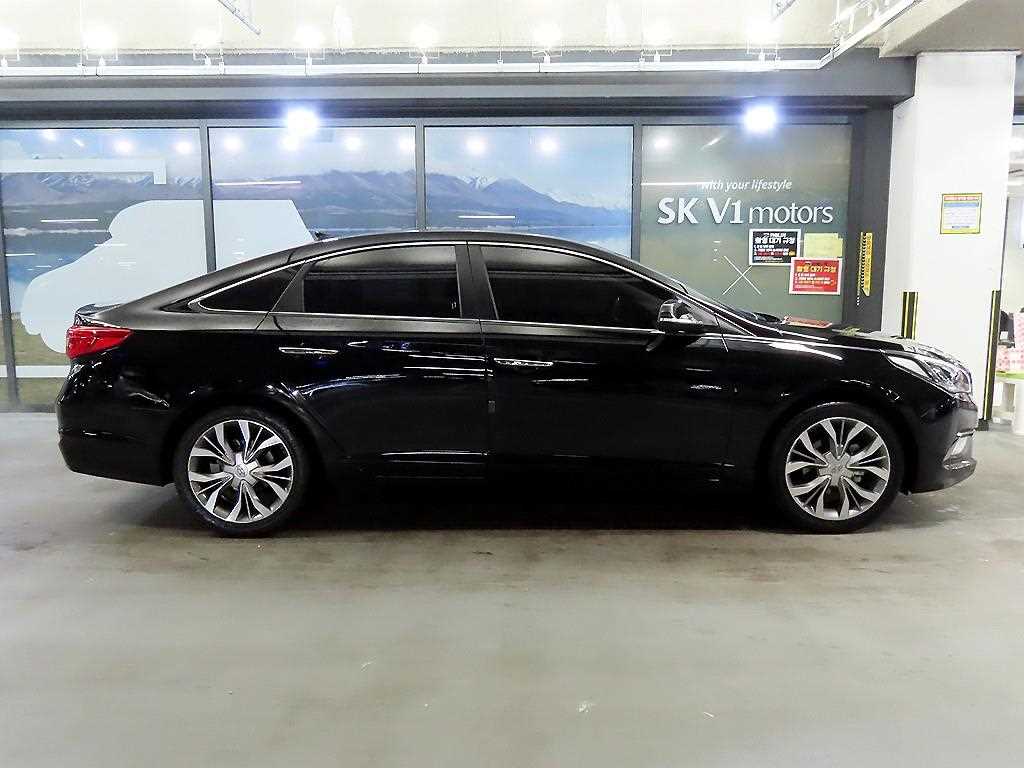 HYUNDAI Sonata - Vista 3