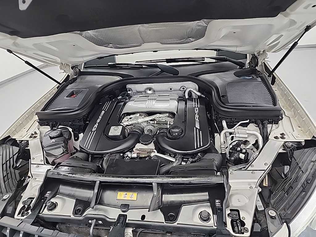 Mercedes Benz GLC Class - Vista 5