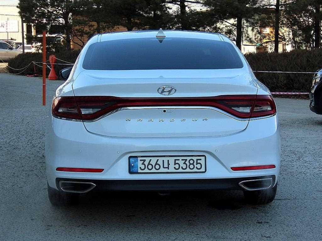 HYUNDAI Grandeur - Vista 4