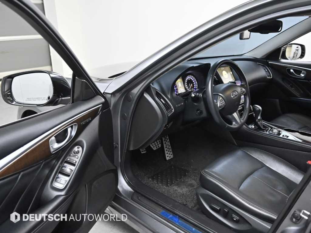 Infiniti Q - Vista 11